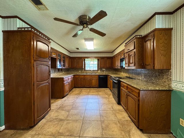 305 Snead Street, Berwick, LA 70342