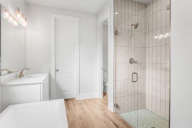 8510 Red Bottle Brush RD, Lago Vista, TX 78645