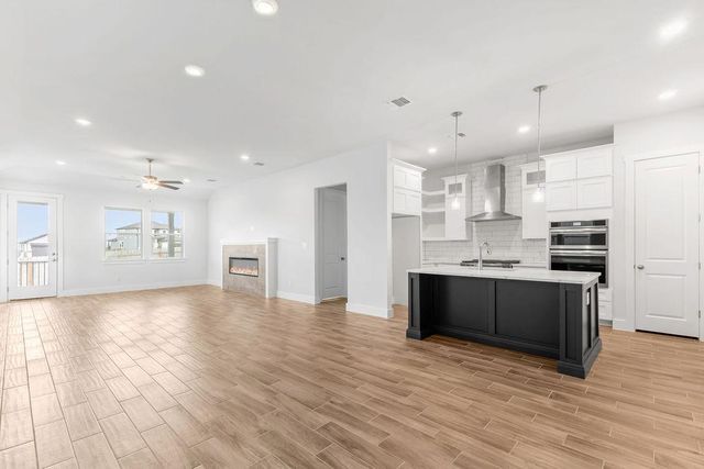 8510 Red Bottle Brush RD, Lago Vista, TX 78645