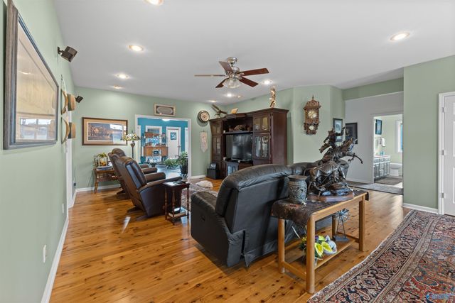 640 County Road 112, Scottsboro, AL 35769