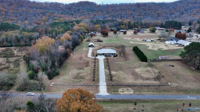 640 County Road 112, Scottsboro, AL 35769