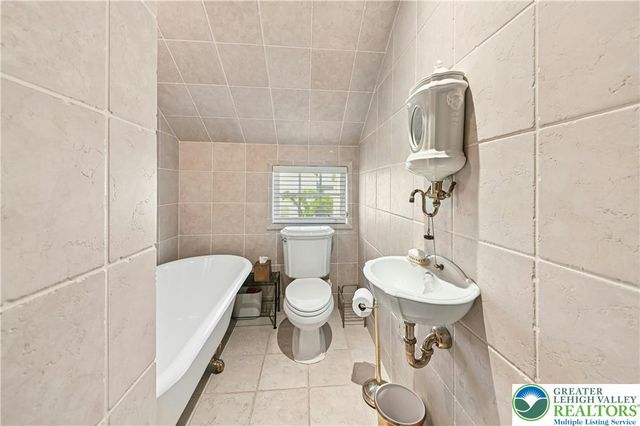 1194 Street Road, Buckingham, PA 18938