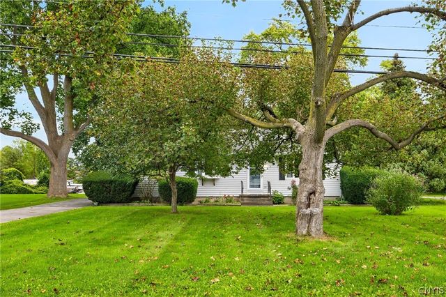 414 Elmgrove Rd, Greece, NY 14606