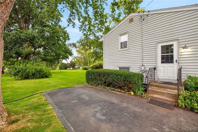 414 Elmgrove Rd, Greece, NY 14606