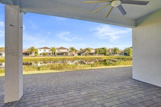 9623 Brook Isles Avenue, Delray Beach, FL 33446