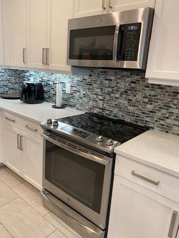 9623 Brook Isles Ave, Delray Beach, FL 33446