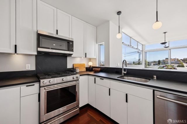694 De Haro Street B, San Francisco, CA 94107