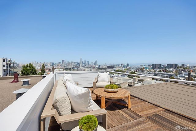 694 De Haro Street B, San Francisco, CA 94107