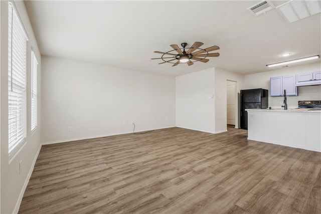2049 Oakwood Forest Drive, Bryan, TX 77803