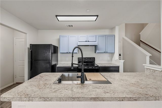 2049 Oakwood Forest Drive, Bryan, TX 77803