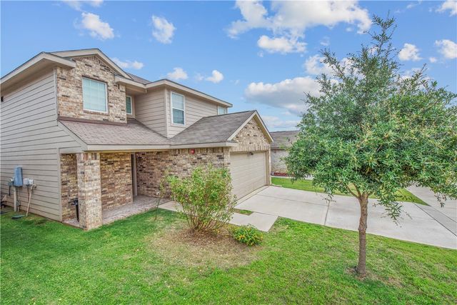 2049 Oakwood Forest Drive, Bryan, TX 77803