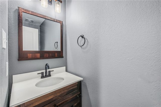 2049 Oakwood Forest Drive, Bryan, TX 77803