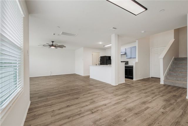 2049 Oakwood Forest Drive, Bryan, TX 77803