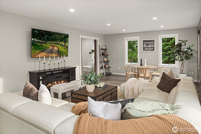 21214 143rd Avenue SE, Kent, WA 98042