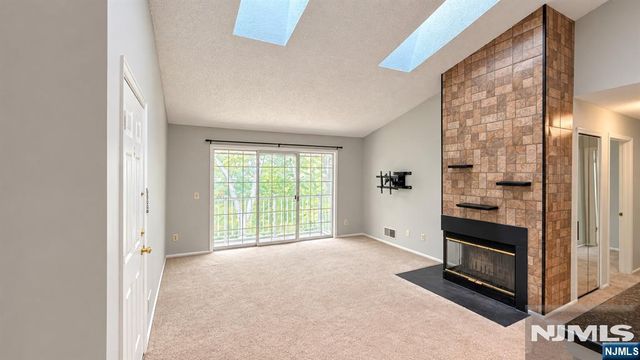 898 Tuliptree Court, Mahwah, NJ 07430