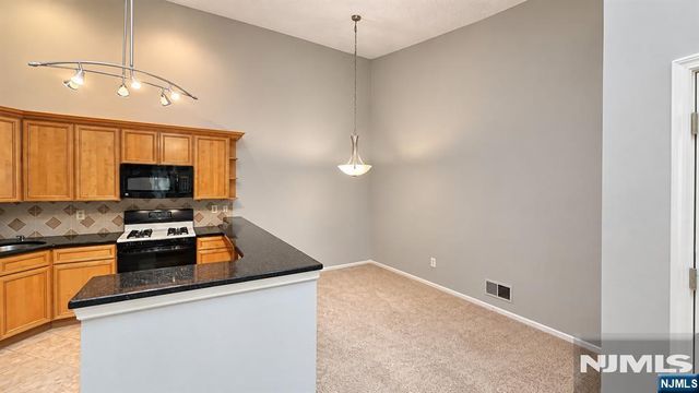898 Tuliptree Court, Mahwah, NJ 07430