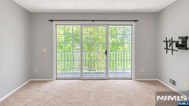 898 Tuliptree Court, Mahwah, NJ 07430