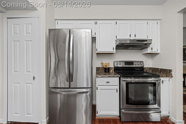 47197 Scarlet Drive, Novi, MI 48374