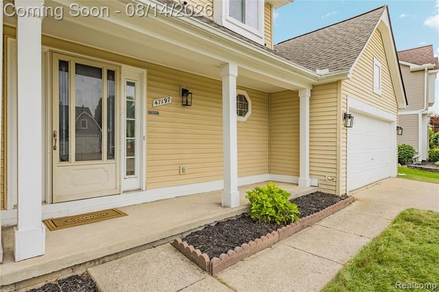47197 Scarlet Drive, Novi, MI 48374