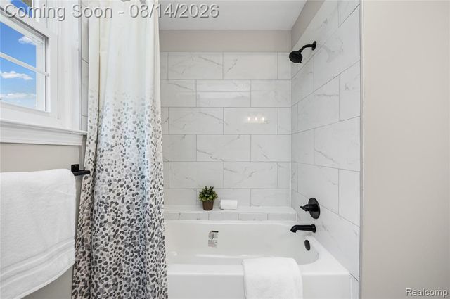 47197 Scarlet Drive, Novi, MI 48374