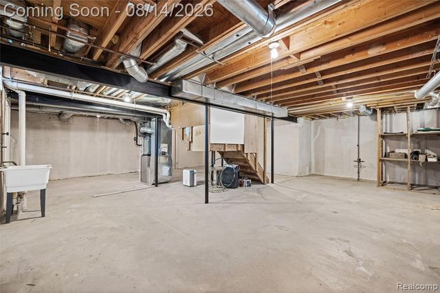 47197 Scarlet Drive, Novi, MI 48374