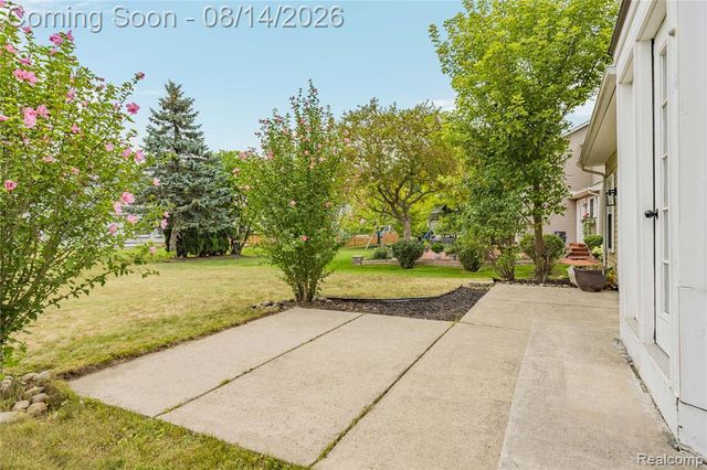 47197 Scarlet Drive, Novi, MI 48374