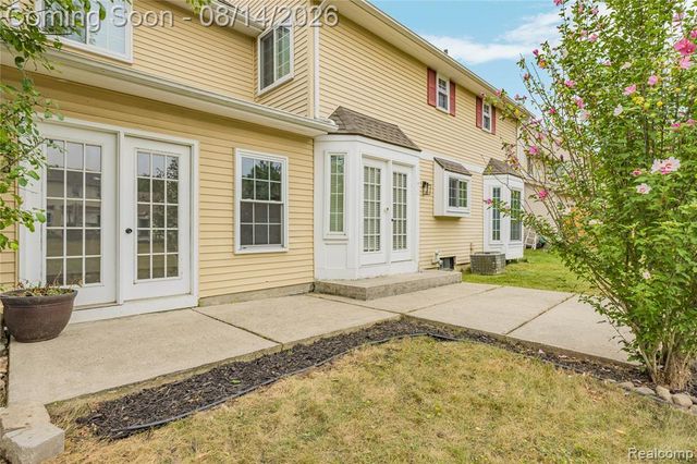 47197 Scarlet Drive, Novi, MI 48374