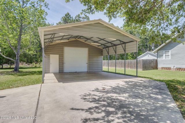 114 Campion Drive, Waveland, MS 39576