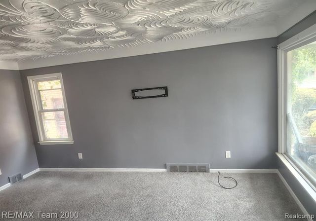 9527 Mettetal Street, Detroit, MI 48227