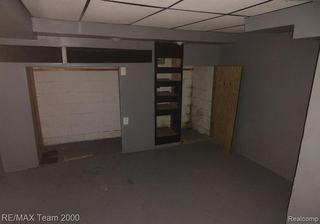 9527 Mettetal Street, Detroit, MI 48227