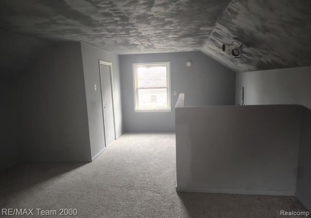 9527 Mettetal Street, Detroit, MI 48227