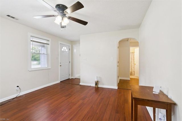 804 James DR, Newport News, VA 23605