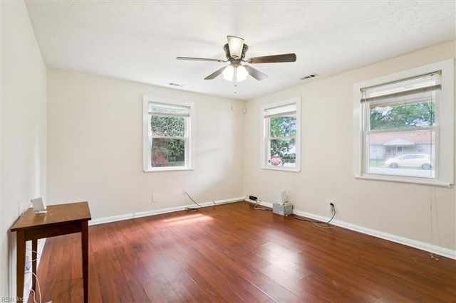 804 James DR, Newport News, VA 23605