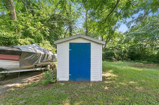 804 James DR, Newport News, VA 23605