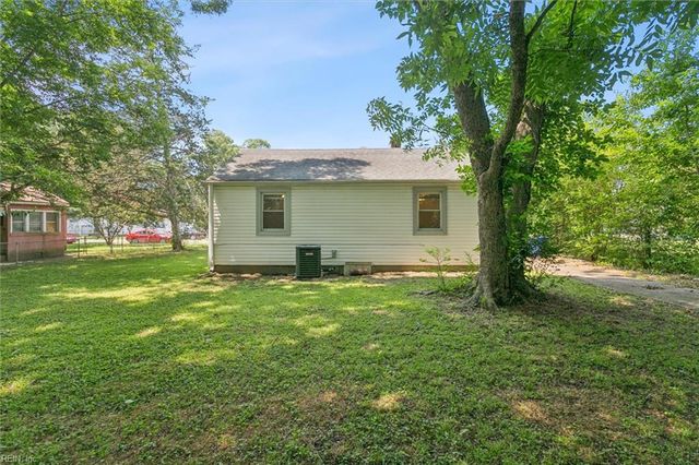 804 James DR, Newport News, VA 23605