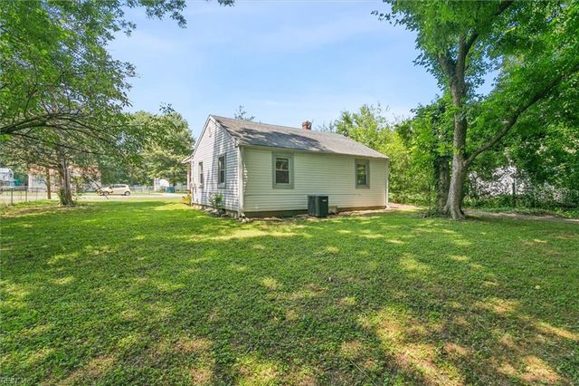 804 James DR, Newport News, VA 23605