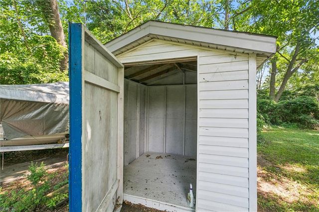 804 James DR, Newport News, VA 23605