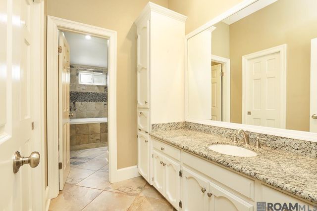 1839 Applewood Rd, Baton Rouge, LA 70808