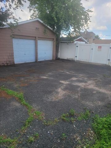 614 10Th St, Lyndhurst Twp., NJ 07071