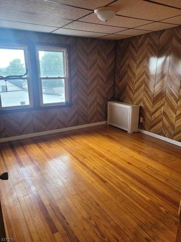 614 10Th St, Lyndhurst Twp., NJ 07071