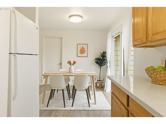 6414 Ne CLEVELAND Ave, Portland, OR 97211