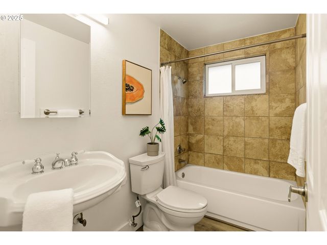 6414 Ne CLEVELAND Ave, Portland, OR 97211