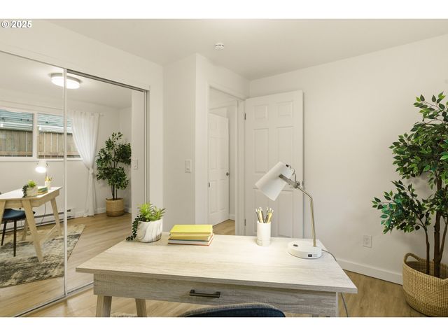 6414 Ne CLEVELAND Ave, Portland, OR 97211