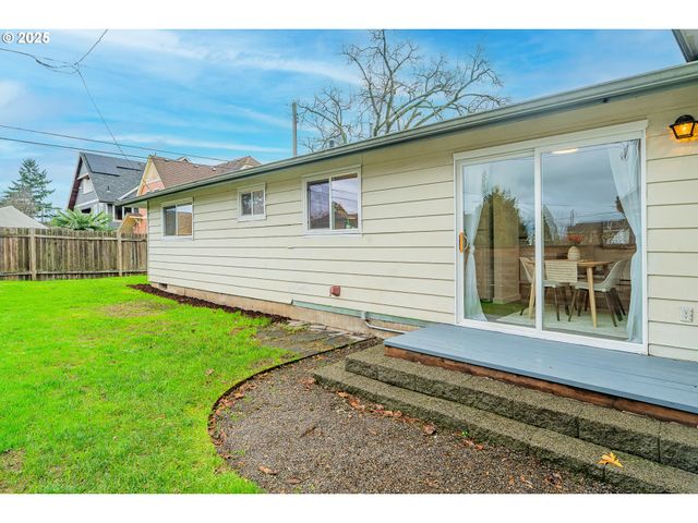 6414 Ne CLEVELAND Ave, Portland, OR 97211