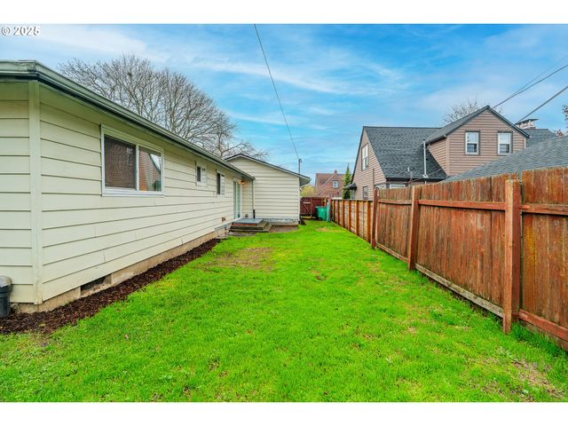 6414 Ne CLEVELAND Ave, Portland, OR 97211