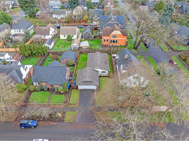 6414 Ne CLEVELAND Ave, Portland, OR 97211