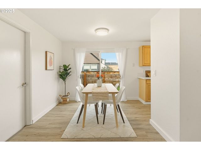 6414 Ne CLEVELAND Ave, Portland, OR 97211