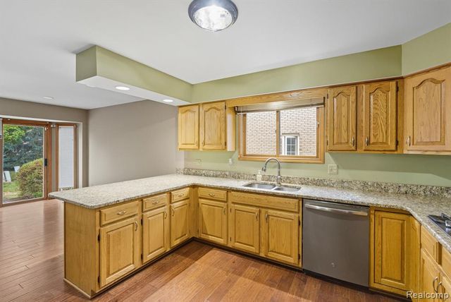 41825 Alden Drive, Clinton Township, MI 48038