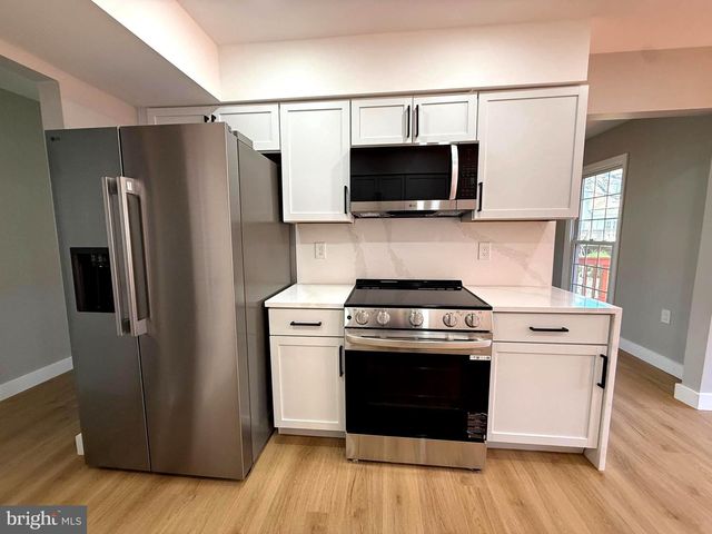 5836 APSLEY HOUSE CT, Alexandria, VA 22310