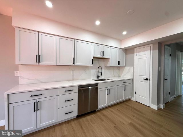 5836 APSLEY HOUSE CT, Alexandria, VA 22310